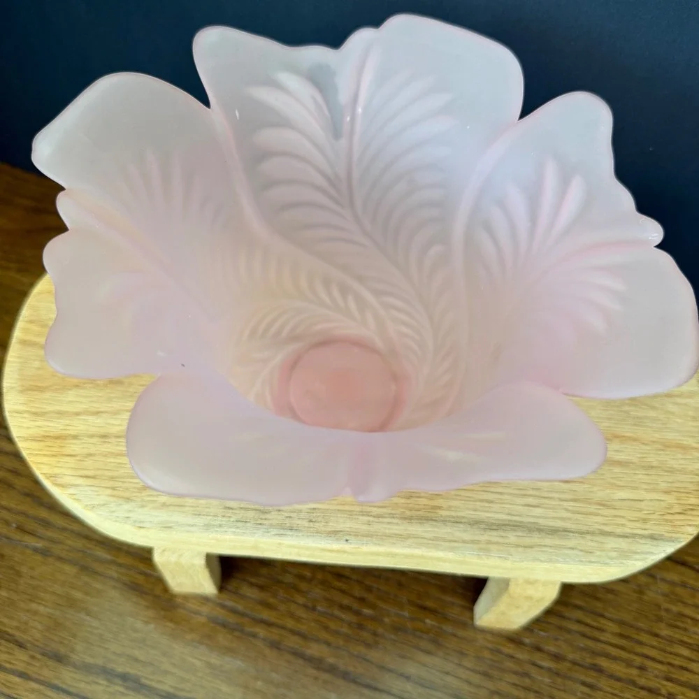 PartyLite Pink Rose Frosted‎ Glass Lotus Flower Candle Holder Floral Centerpiece
